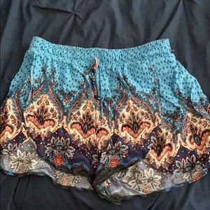 Hollister flowy shorts